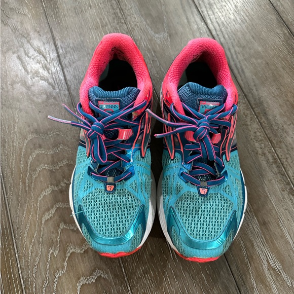 Brooks Ravenna Running Shoes - Picture 2 of 11